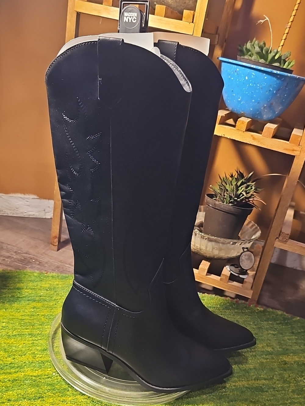 A1 NwT Women’s black leather Western boots sz 8.5 Madden NYC